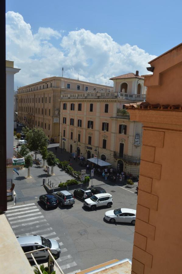شقة Domus Cavour شيفيتافيكْيا المظهر الخارجي الصورة